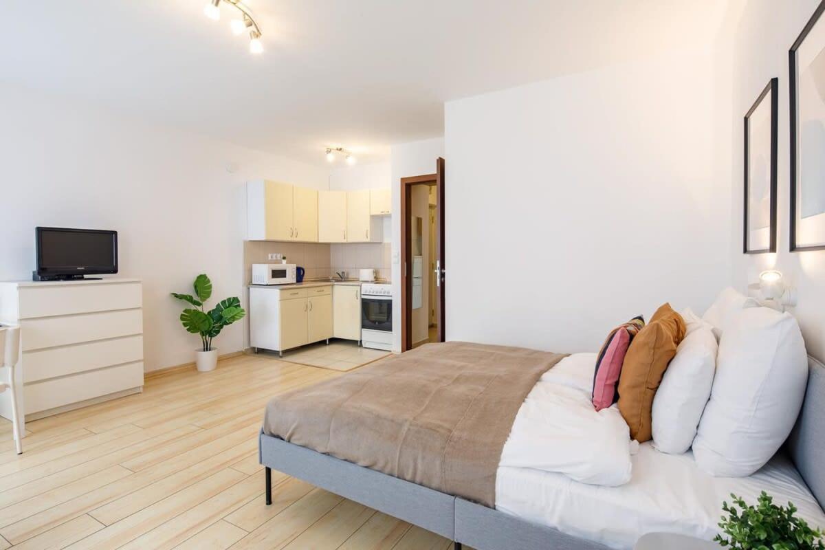 Central And Modern In Angels Street Apartment *