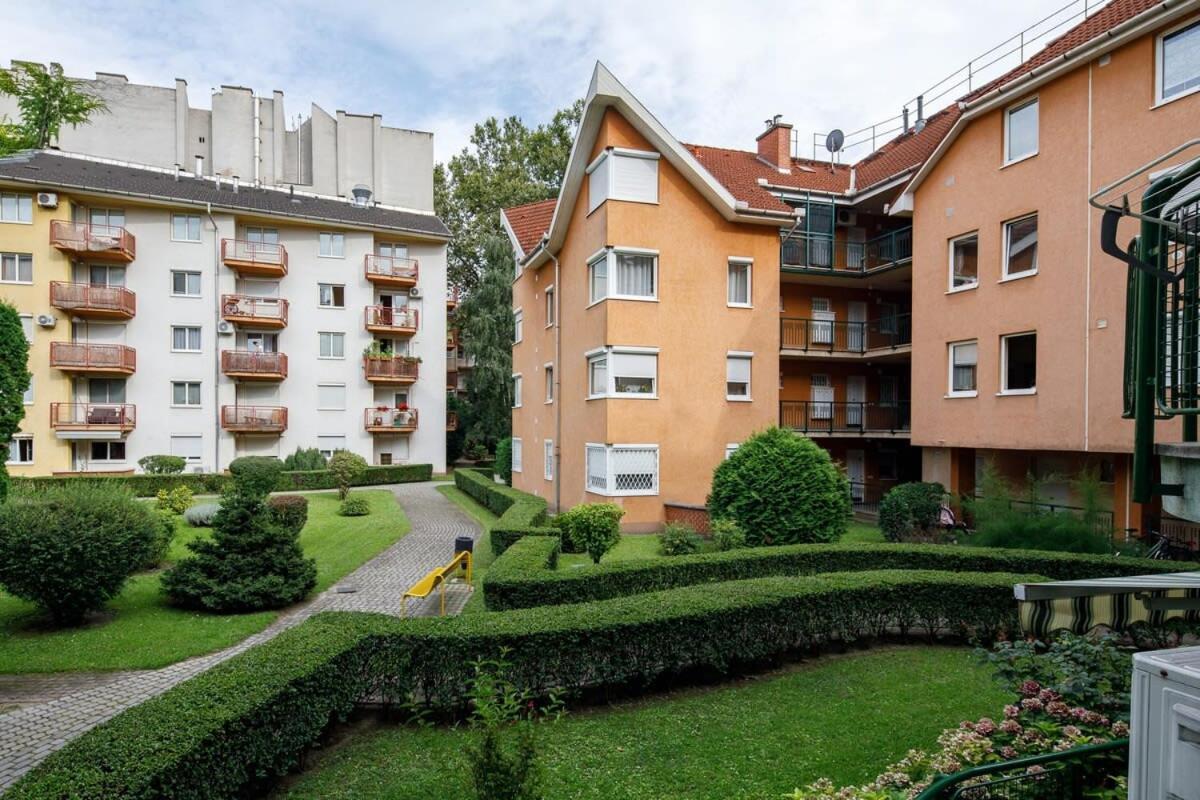 Central And Modern In Angels Street Apartment Budapest